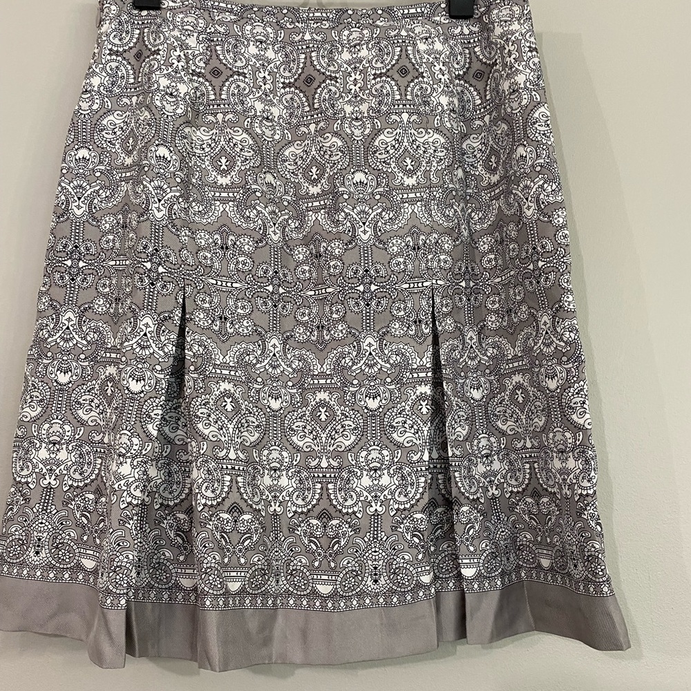 LOFT Ann Taylor beautiful skirt w/ lining & zipper